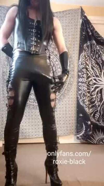 Getting it warmed up for you 😈