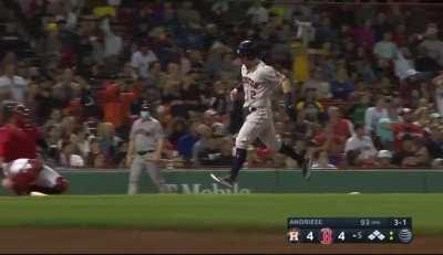 [Highlight] [Highlight] Kyle Tucker with a bases loaded triple to put the Astros up 7-4 on the Red Sox!