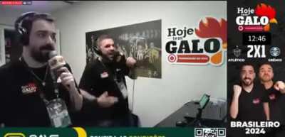 Isso aqui é o puro sumo da merda que virou o Grêmio nas mãos do 
Alberto Guerra e do vagabundo de estimação dele. Piada nacional