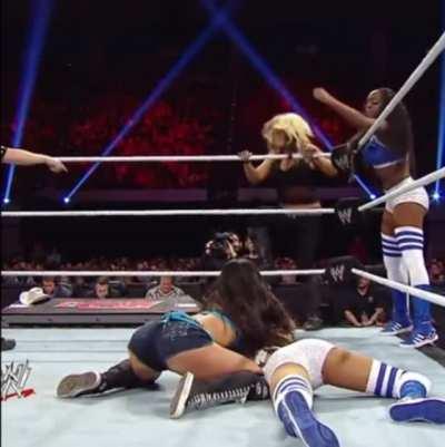 Posting again cause she legit the hottest