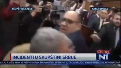 Serbian Parliament earlier today. Aleksandar Vučić regime is confronted for trying to shifting responsability for the death of 14 innocent people. 