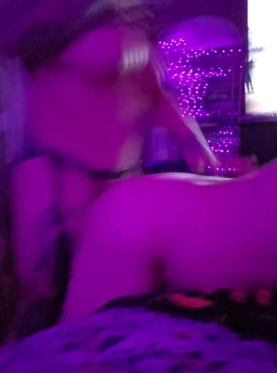 Who loves strap-on Sundays?