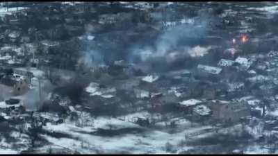 Ua pov Ukrainian BMP-2 engages Russian positions in Bakhmut. Tracers visible.