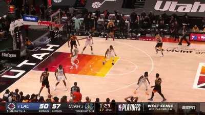 [Highlight] Joe Ingles with the dirty jab step 3 on PG13