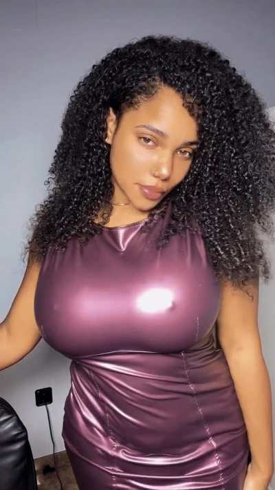 Cum and be kinky with me on my OnlyFans. It's FREE! 🥰 (links in comments below)