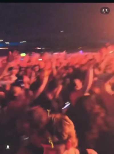 Can someone tell me this song please?!