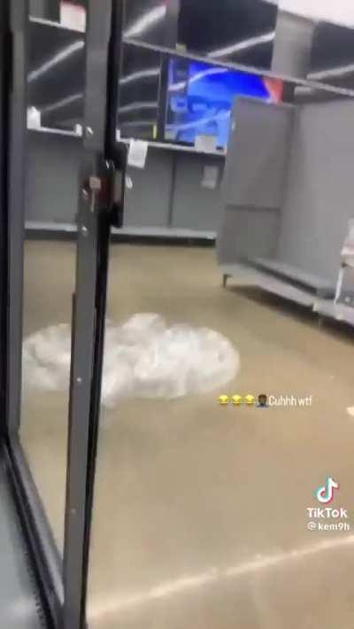 this nigga started panicking 😭