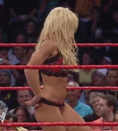 Torrie Wilson knows what we want 😍