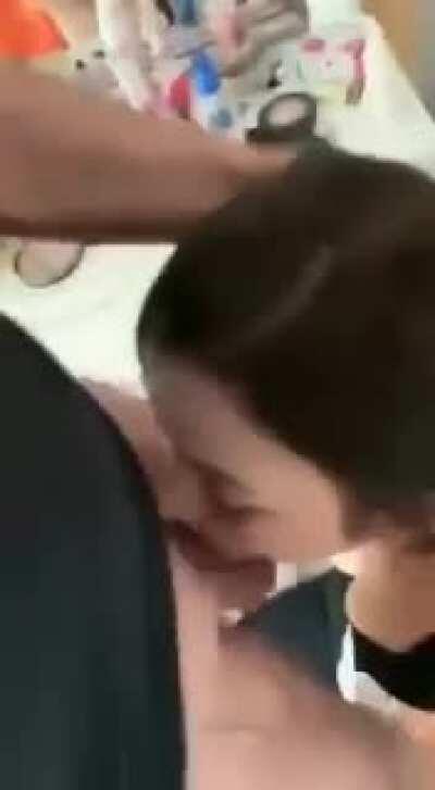 Ellie'nin facefuck videosu varmış