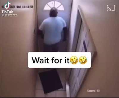 Man sounds like alarm