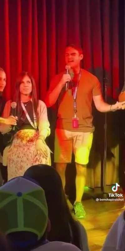 Leftists destroyed in one simple song