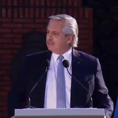 Mi Alberto no es afroamericano; podrá ser mentiroso, puerco, idiota, comunista, pero nunca una estrella de porno.