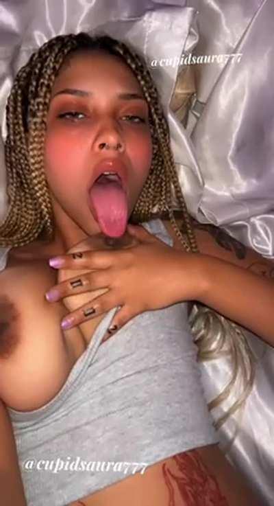 Who wanna make out around my nipple? 😫