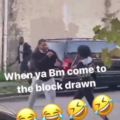 Guy gave his baby mama the beats in the middle of the street