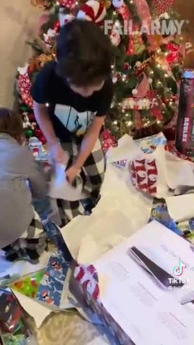 This kid is based beyond belief, PCMR at heart