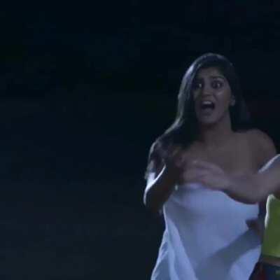 Yashika Hot Bounce 🔥🔥