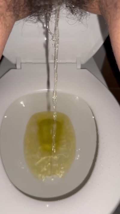 My pee splashed all over the toilet seat 