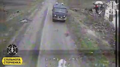 Ukrainian FPV chilling by the road identifies and stalks its prey, Kursk region (UA_REG)