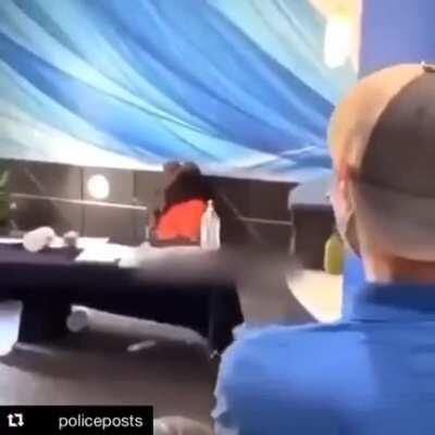 И оскар уходит этому мужику