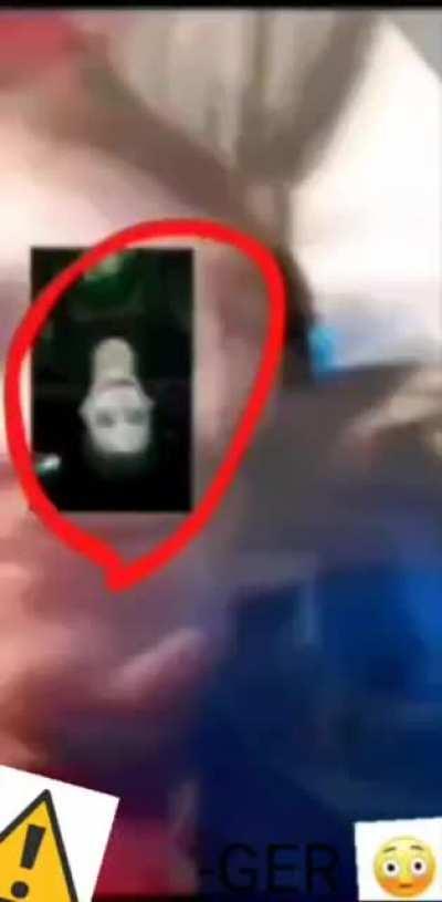 What the picture doing 🤥