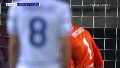 FC Barcelona - Dynamo Kiov 53 - Ter Stegen good save