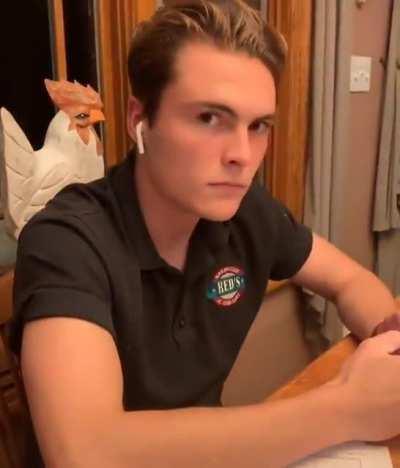 Wcgw letting your friend choose the song