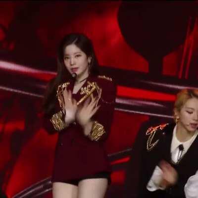 210110 - Beautiful Dahyun (+ Momo and Chaeyoung)