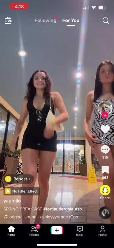 Fully pussy shot on tik tok video