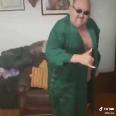 Sinceramente no dijo abduzcan pero sigue siendo gracioso