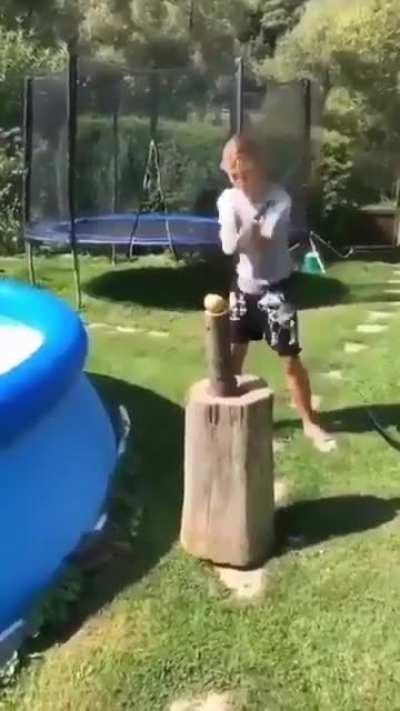 Бойся катаны. Можешь погибнуть в огне. Воды - спасенье.