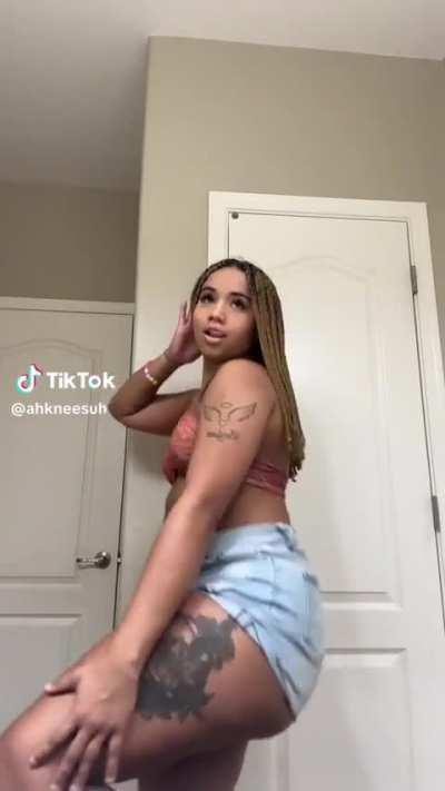 Nissa pure ass shaking