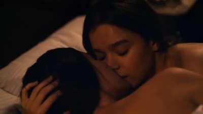 Hailee Steinfeld and Ella Hunt