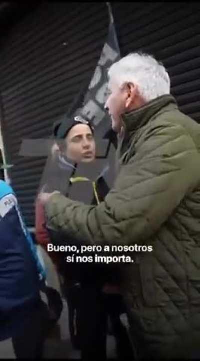 Patotas del Polo Obrero se han apoderado de las calles e impiden la libre circulaci&oacute;n por la v&iacute;a p&uacute;blica, incluso caminando por la vereda