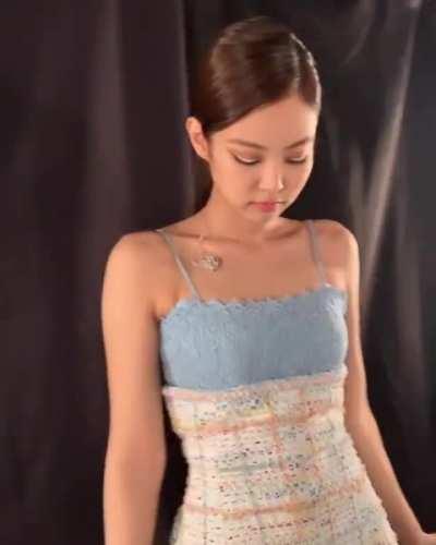 Damn, she looks slutty here 😳