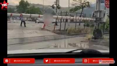 Man gets hit by train while on phone (Turkey)