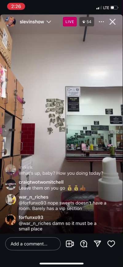 Slev live in the locker room