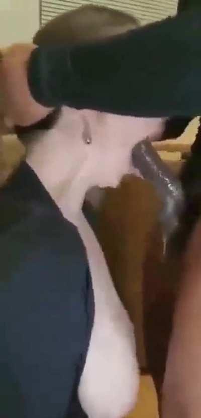 Gawk gawk gawk on that cock! 🤤