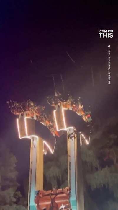 Riders Got Stuck Upside Down for nearly 30 minutes At Canada’s Wonderland Amusement Park