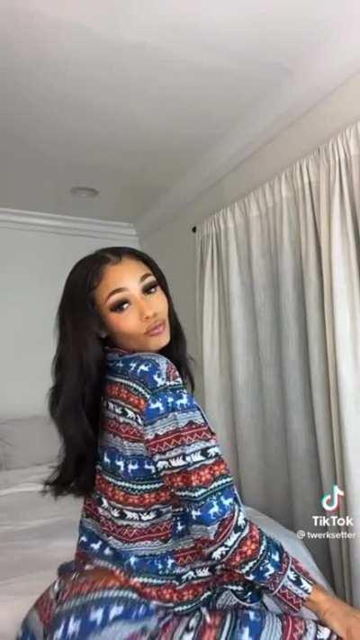 Look at them cheeks movin' (Pt.2)