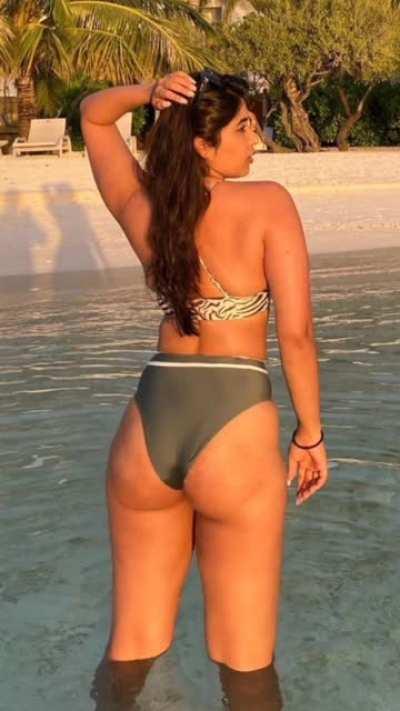 Nikita Sharma.. Booty