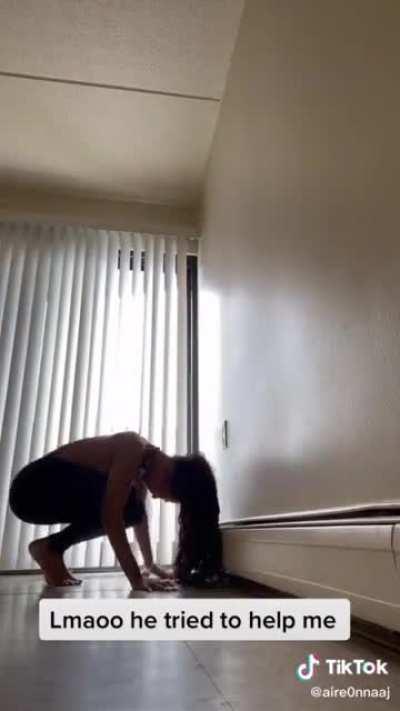 Titty fell out 😩😩😩