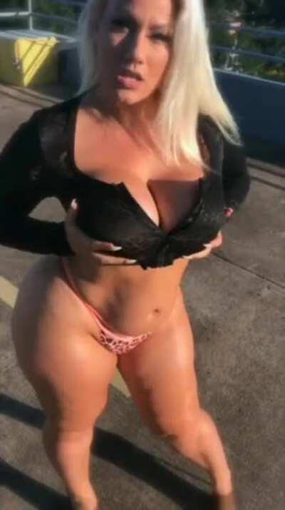 Ryleeraye at it again