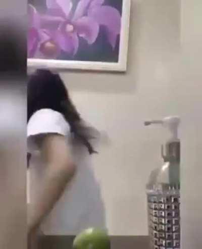 ué não vai pegar coroja no olho