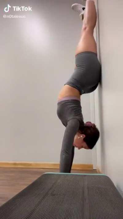 Her ass literally made her bounce off the wall