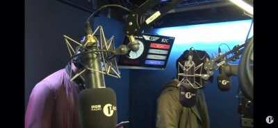 Rocks FOE from back in ‘16, spitting in Twi (Ghanaian language). Once again proving why he’s one of the most underrated MCs out there.