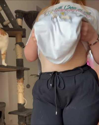 l used to be the shy girl at college in baggy Ts but little did they know…