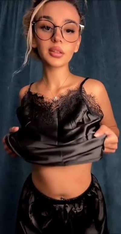 Bored and in the mood to send nudes