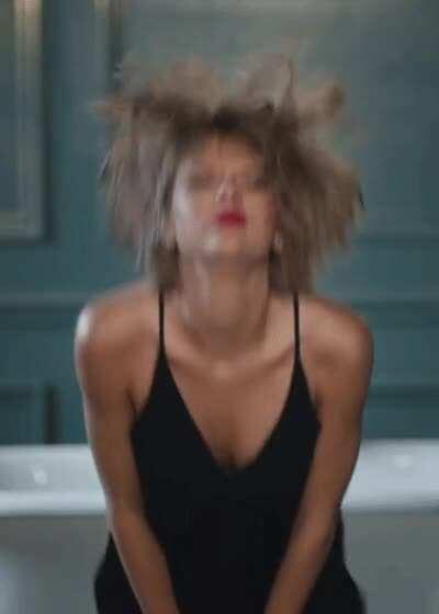 Love a Bouncing Taylor