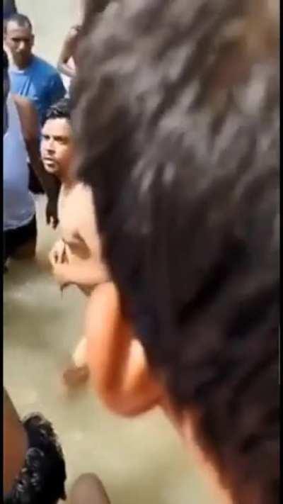 Man beat up in India for kissing his wife