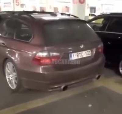 I love whoever did this (sound on)